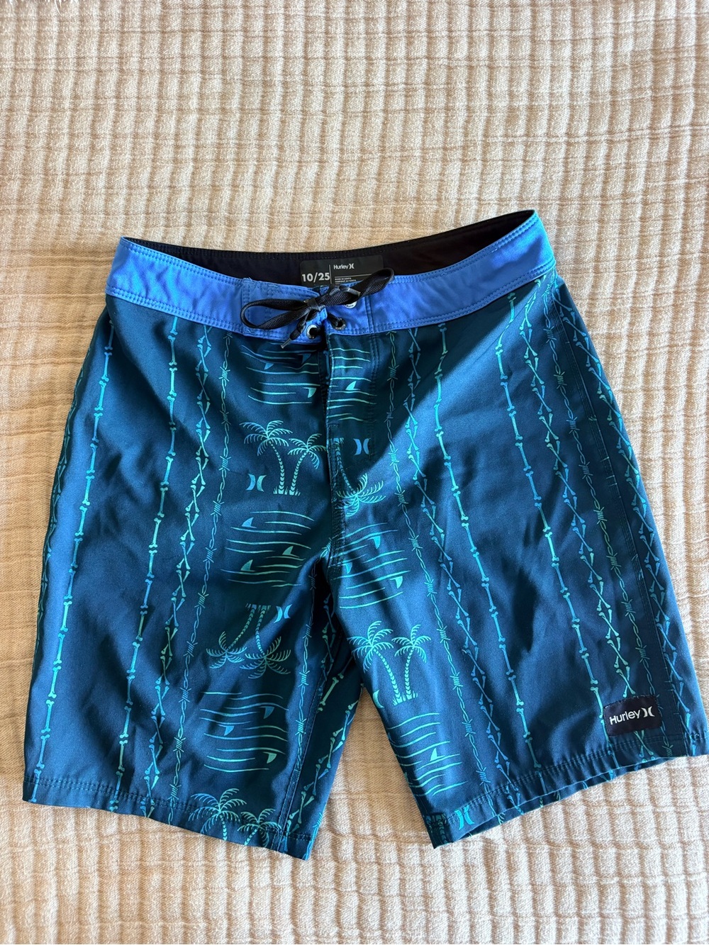 Hurley Boy’s boardshorts size 10/25